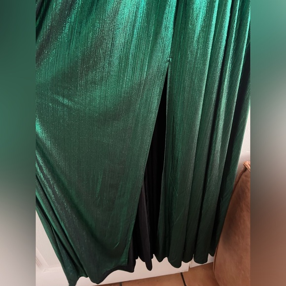 Bronx and Banco XL Zoe Emerald Green Gown *No Belt
